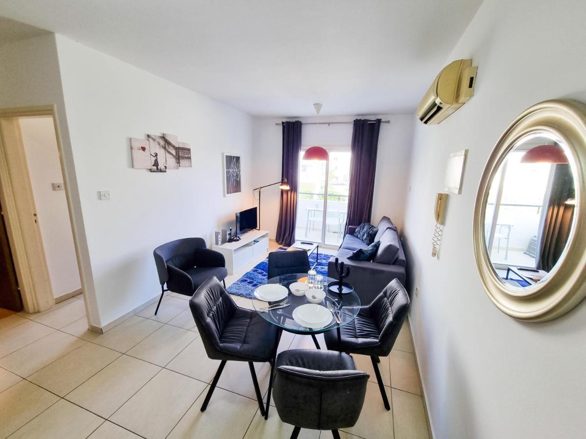 לרנקה Seaside Heaven Apartment With Pool מראה חיצוני תמונה